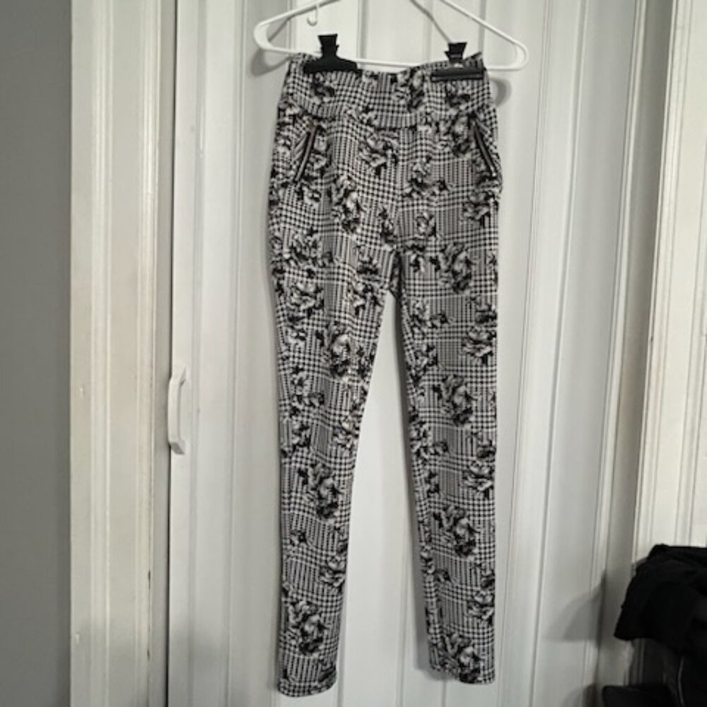 Shosho women's pant, Junior Size Medium